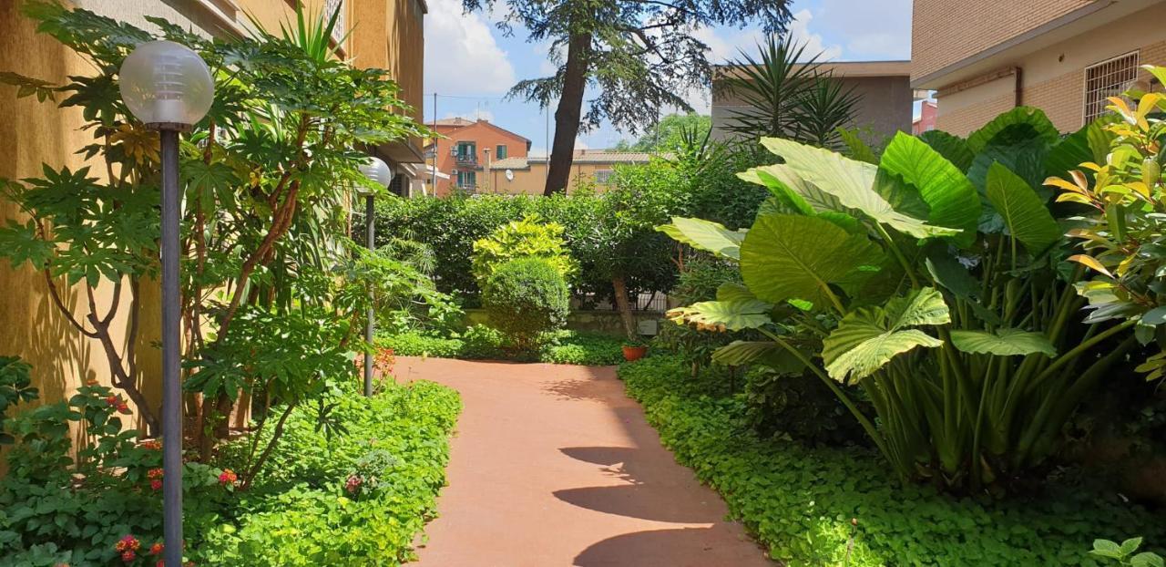 In Terrazza Da Giusy Bed & Breakfast Rome Bagian luar foto